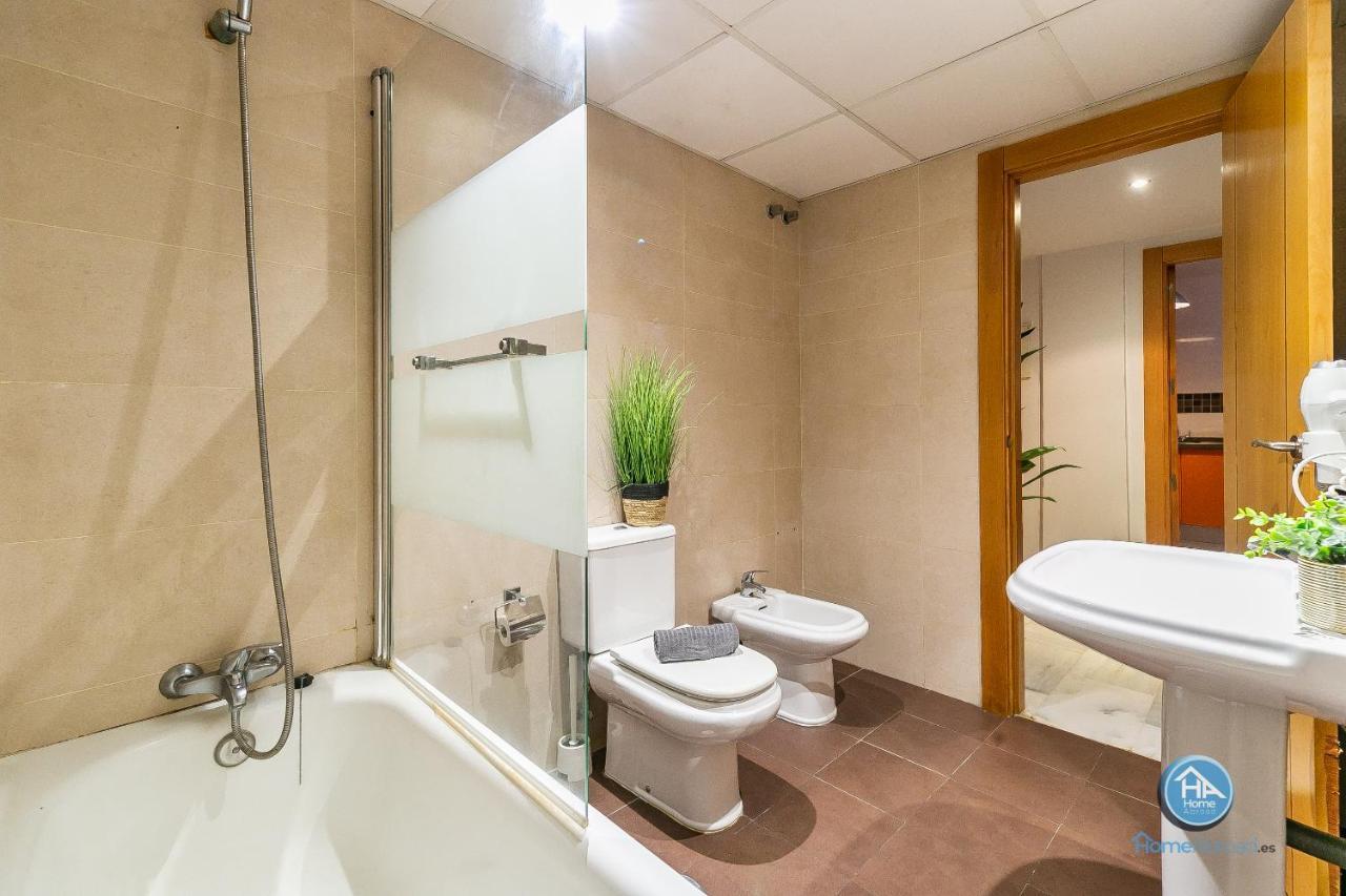 Malaga Boutique Stay - Carlos Haya Area With Parking Екстер'єр фото